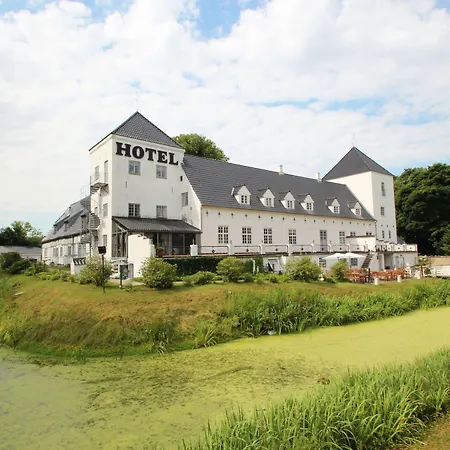 Hotel Vraa Slotshotel 4*