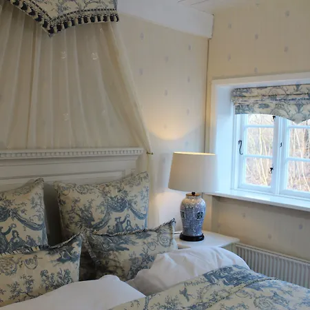 Vraa Slotshotel Hotel 4*