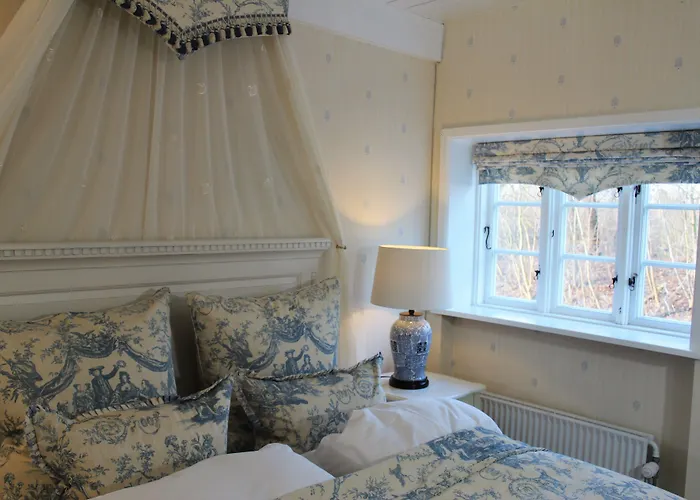 Vraa Slotshotel Hotel 4*