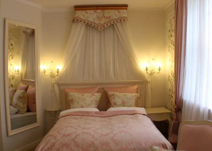 Vraa Slotshotel Hotel
